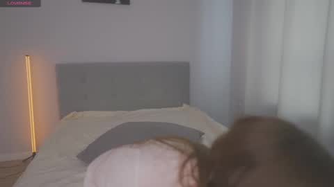 Snapshot of ettennayt chatting on 03/11/25, 12:28 Hello I am AliseNext stream - 1700 GTM1 online show from 03/11/25, 12:28