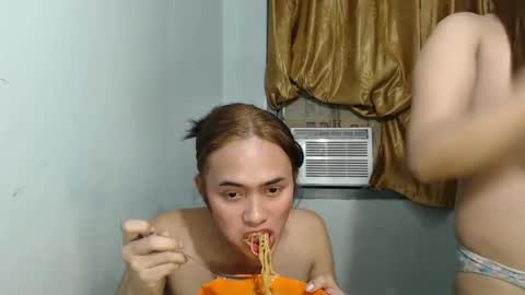 Snapshot of euniceariella21 chatting on 01/14/25, 06:49 YELLA online show from 01/14/25, 06:49