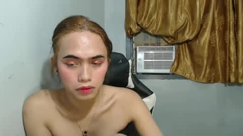 Snapshot of euniceariella21 chatting on 01/15/25, 06:29 YELLA online show from 01/15/25, 06:29