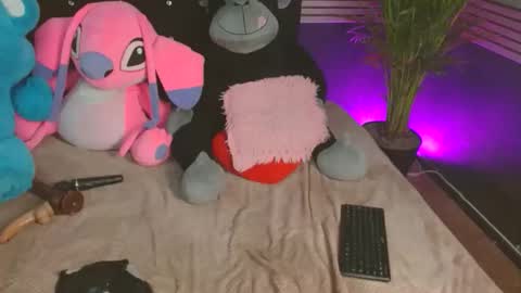 eva_06 online show from 10/25/25, 03:58