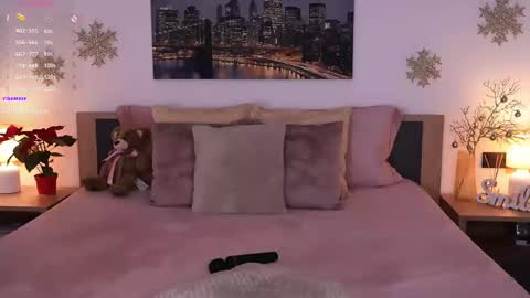 Snapshot of eva__si chatting on 12/21/24, 11:01 Eva online show from 12/21/24, 11:01