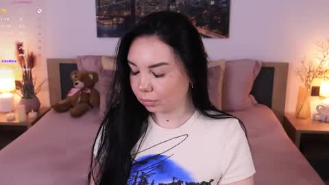 Snapshot of eva__si chatting on 03/10/25, 09:53 Eva online show from 03/10/25, 09:53