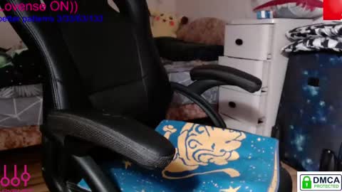 Snapshot of eva_blond_hot chatting on 03/10/25, 09:29 Eva online show from 03/10/25, 09:29