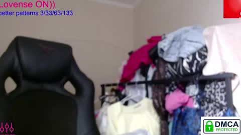Snapshot of eva_blond_hot chatting on 10/06/25, 09:01 Eva online show from 10/06/25, 09:01