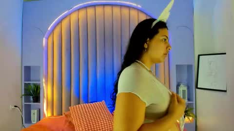 EVA DAEMON  online show from 09/25/25, 11:36