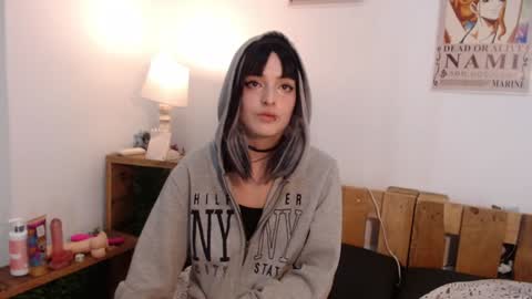 Snapshot of eva_halsey chatting on 12/04/24, 02:20 E V A online show from 12/04/24, 02:20