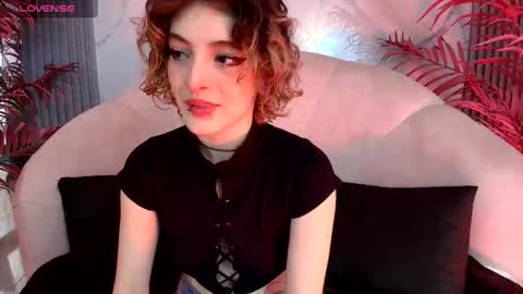 Snapshot of eva_halsey chatting on 09/11/25, 07:47 E V A online show from 09/11/25, 07:47