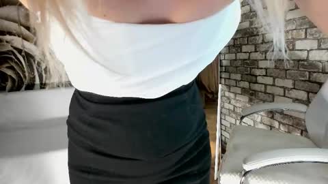 Eva online show from 11/16/25, 08:31