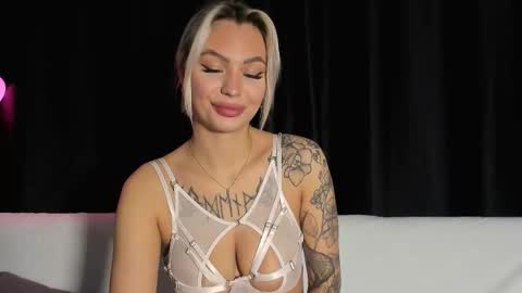 Eva online show from 11/25/25, 06:13