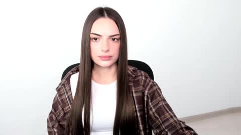 Snapshot of eva_rossee_ chatting on 01/23/25, 03:22 Eva online show from 01/23/25, 03:22