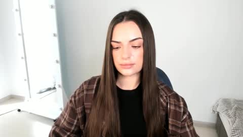 Snapshot of eva_rossee_ chatting on 02/04/25, 11:27 Eva online show from 02/04/25, 11:27