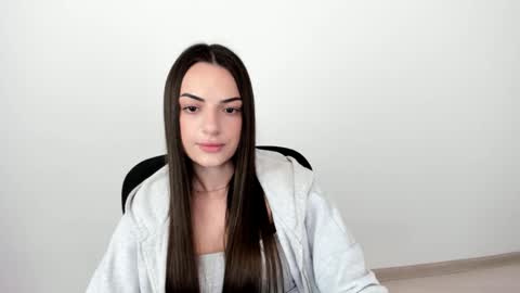 Snapshot of eva_rossee_ chatting on 02/26/25, 01:41 Eva online show from 02/26/25, 01:41