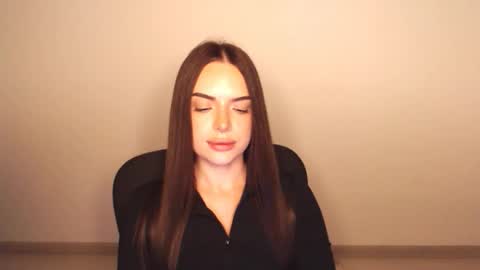 Snapshot of eva_rossee_ chatting on 10/01/25, 05:19 Eva online show from 10/01/25, 05:19