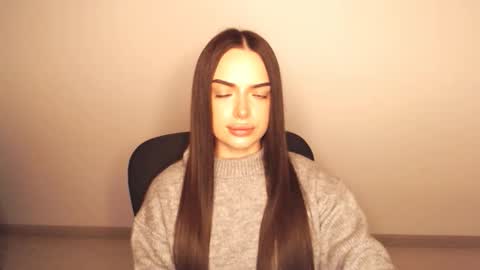 Snapshot of eva_rossee_ chatting on 10/10/25, 04:06 Eva online show from 10/10/25, 04:06