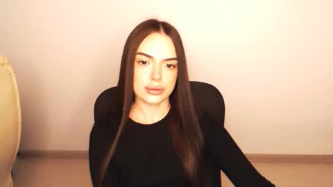 Snapshot of eva_rossee_ chatting on 10/14/25, 12:50 Eva online show from 10/14/25, 12:50