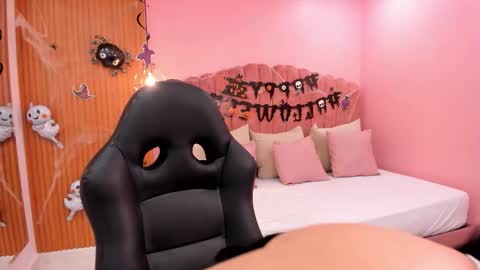 eva_saintt online show from 10/08/25, 05:21