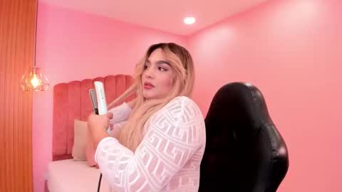 eva_saintt online show from 11/19/25, 06:30