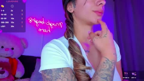 Eva Shinee online show from 10/15/25, 11:10