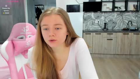 Snapshot of eva_tomiok chatting on 12/21/24, 05:25 Eva online show from 12/21/24, 05:25