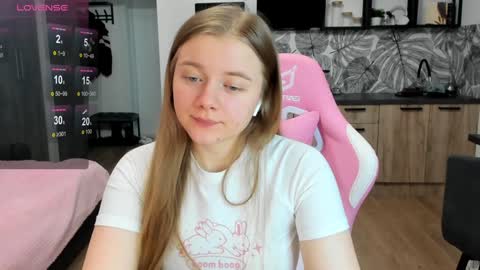 Snapshot of eva_tomiok chatting on 12/27/24, 01:39 Eva online show from 12/27/24, 01:39