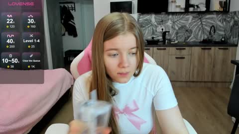Snapshot of eva_tomiok chatting on 01/04/25, 09:54 Eva online show from 01/04/25, 09:54