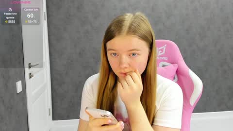 Snapshot of eva_tomiok chatting on 01/25/25, 05:29 Eva online show from 01/25/25, 05:29