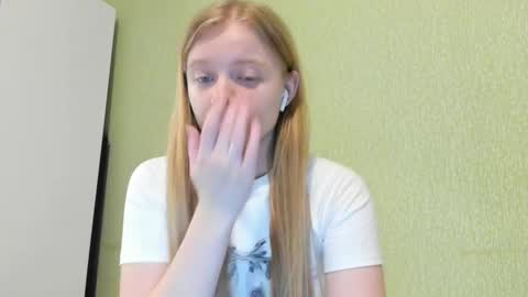 Snapshot of eva_tomiok chatting on 10/08/25, 06:05 Eva online show from 10/08/25, 06:05