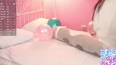 Snapshot of eva_vibe chatting on 11/15/25, 05:49 eva_vibe online show from 11/15/25, 05:49