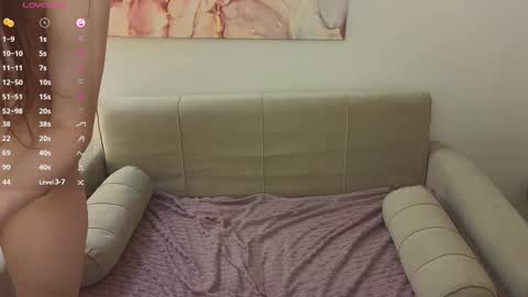 Snapshot of eva_willise chatting on 02/12/25, 07:02 Hi Im Eva new here online show from 02/12/25, 07:02