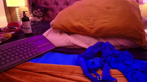 Snapshot of evaa_cloee chatting on 01/31/25, 08:11 EVA CLOEE online show from 01/31/25, 08:11