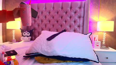 Snapshot of evaa_cloee chatting on 02/07/25, 04:16 EVA CLOEE online show from 02/07/25, 04:16