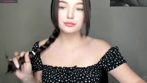 Snapshot of evaamillerr chatting on 12/06/24, 12:49 Eva online show from 12/06/24, 12:49