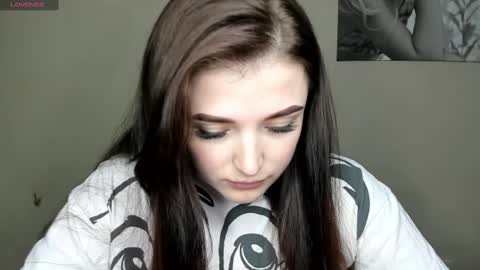 Snapshot of evaamillerr chatting on 01/09/25, 10:20 Eva online show from 01/09/25, 10:20