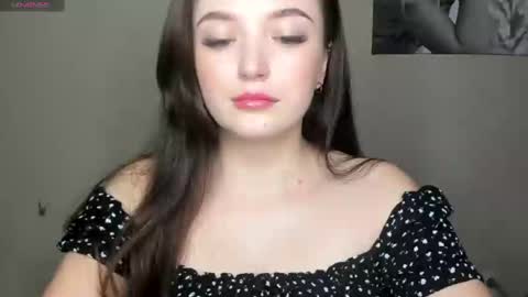 Snapshot of evaamillerr chatting on 01/17/25, 11:07 Eva online show from 01/17/25, 11:07