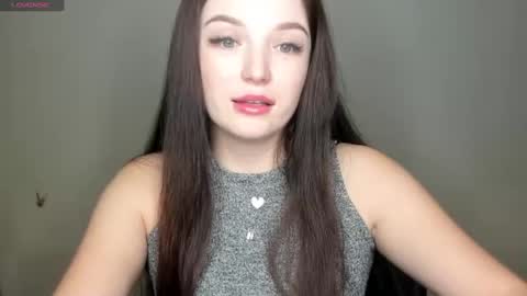 Snapshot of evaamillerr chatting on 01/25/25, 10:39 Eva online show from 01/25/25, 10:39