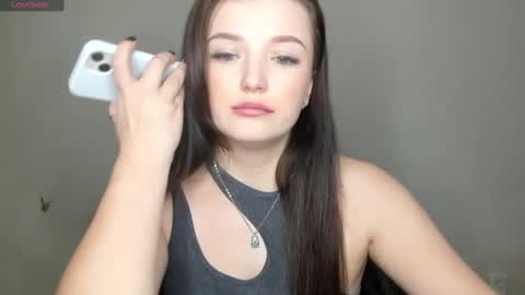 Snapshot of evaamillerr chatting on 01/28/25, 10:45 Eva online show from 01/28/25, 10:45