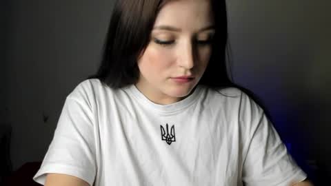 Snapshot of evaamillerr chatting on 02/14/25, 10:36 Eva online show from 02/14/25, 10:36