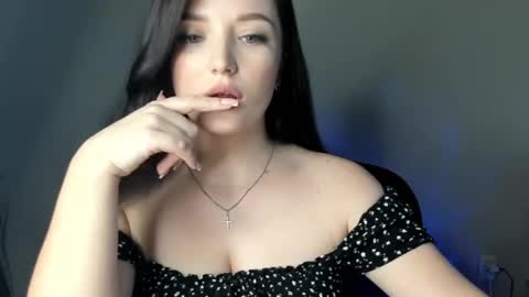 Snapshot of evaamillerr chatting on 02/18/25, 02:59 Eva online show from 02/18/25, 02:59