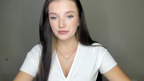 Snapshot of evaamillerr chatting on 09/17/25, 07:10 Eva online show from 09/17/25, 07:10