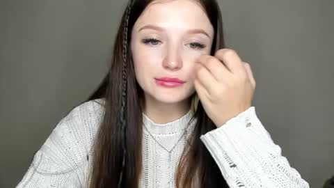 Snapshot of evaamillerr chatting on 10/20/25, 11:54 Eva online show from 10/20/25, 11:54