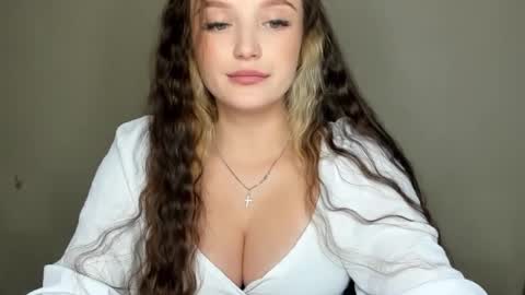 Snapshot of evaamillerr chatting on 11/01/25, 01:24 Eva online show from 11/01/25, 01:24