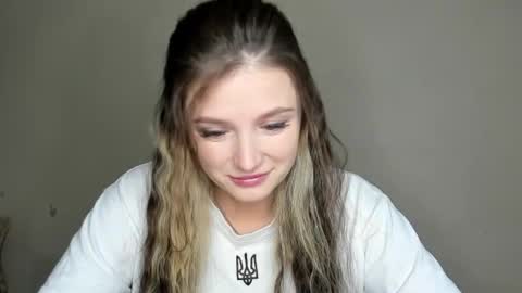 Snapshot of evaamillerr chatting on 11/02/25, 11:01 Eva online show from 11/02/25, 11:01