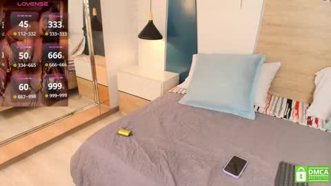 Evadne online show from 10/15/25, 07:14