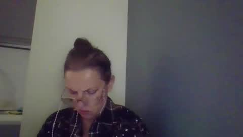 evaglad online show from 11/02/25, 02:30