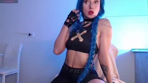 Snapshot of evahailey_ chatting on 03/07/25, 06:02 Eva online show from 03/07/25, 06:02