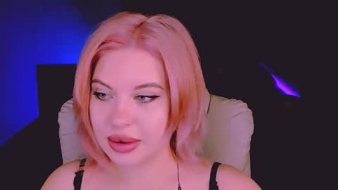 Snapshot of evaharve chatting on 09/20/25, 04:13 Eva online show from 09/20/25, 04:13