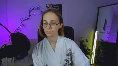 Snapshot of evalora_vei chatting on 10/18/25, 12:17 evalora online show from 10/18/25, 12:17