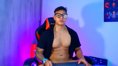 EVAN GREY online show from 11/04/25, 06:45