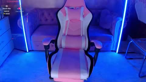 Eva online show from 10/24/25, 04:58