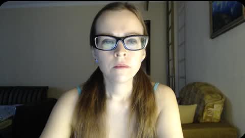Snapshot of evangeline06 chatting on 12/03/24, 08:05 YourMistress online show from 12/03/24, 08:05